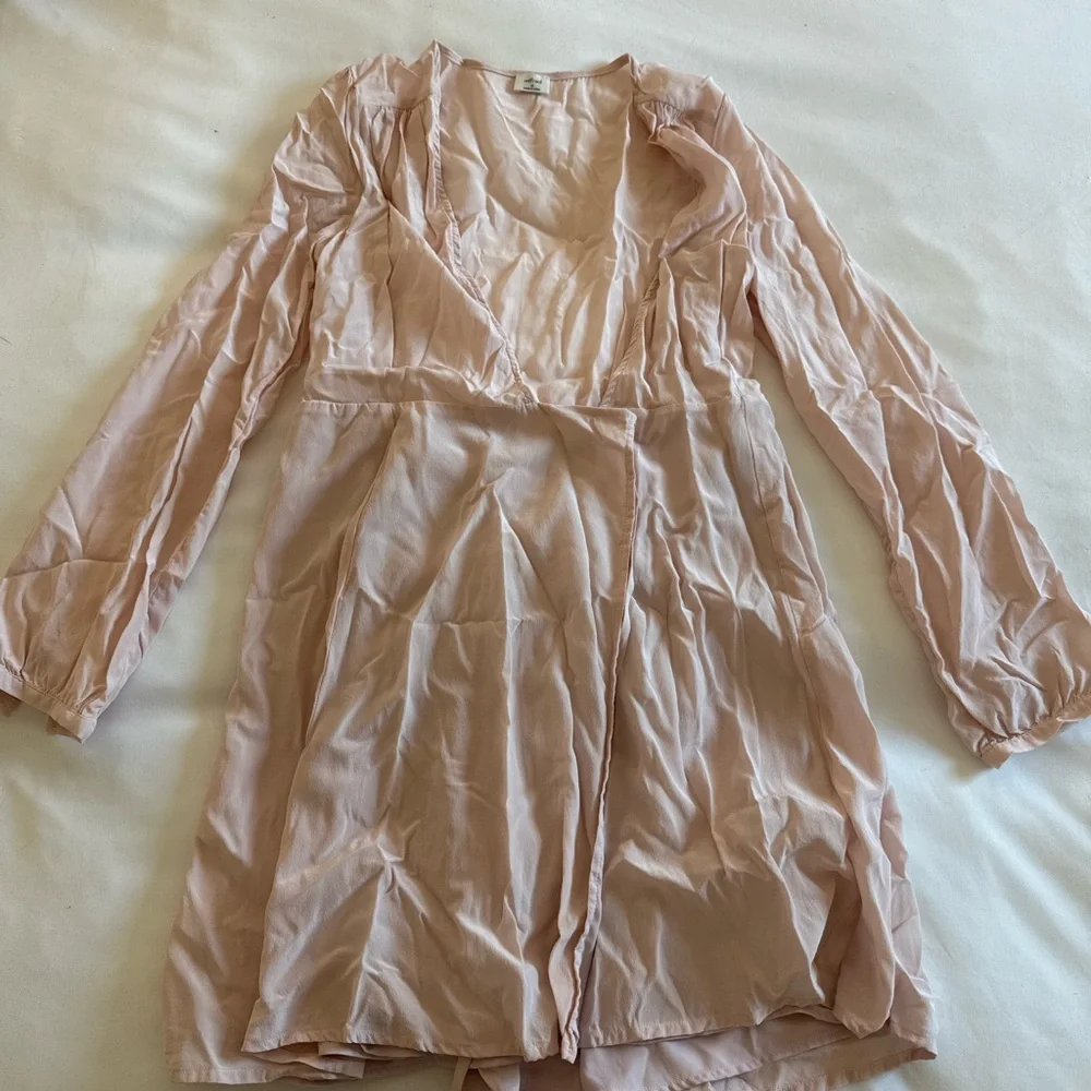 Aritzia Wilfred Silk Pink Blush Long Sleeve wrap Dress - Picture 2 of 5